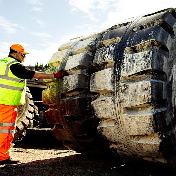 ETS supply quality part worn, used and second hand tyres for earthmovers, plant and commercial vehicles